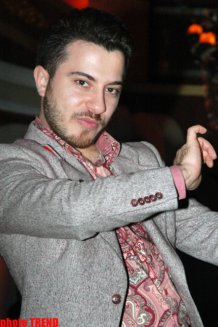 Müğənni Ramaldan Tarkan olmaq iddiası (FOTO)