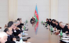 2011-ci il də Azərbaycan iqtisadiyyatının inkişafı üçün uğurlu olacaq – Prezident İlham Əliyev (ƏLAVƏ OLUNUB 2) (FOTO)