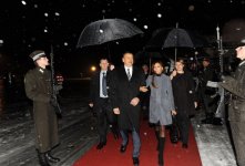 Azərbaycan Prezidenti Latviya Respublikasına rəsmi səfərə gəlib (FOTO)