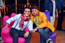 Tənqid hədəfində olan "Next" qrupunun üzvləri aparıcılığa başladı (FOTO)