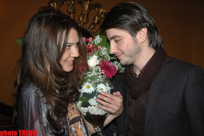 Rəqqasə Oksana Rəsulovaya gözlənilməz eşq təklifi (FOTO)