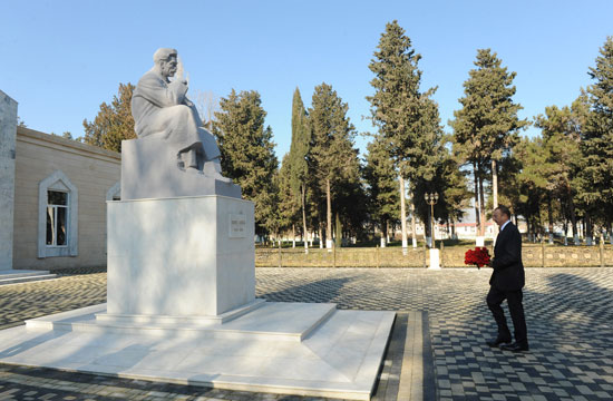İlham Əliyev Qazaxda yenidənqurma işləri aparılmış Səməd Vurğun Poeziya evinin açılışında iştirak edib (ƏLAVƏ OLUNUB) (FOTO)