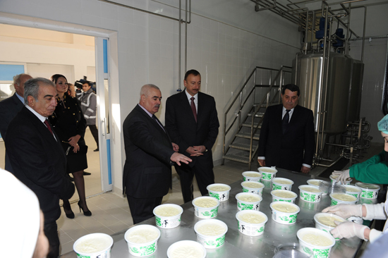Azərbaycan Prezidenti süd emalı zavodunun açılışında iştirak edib (FOTO)