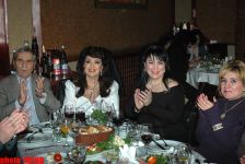 Qarmon ifaçısı Gülbahar Şükürlünün Nazpəri Dostəliyevanın doğma bacısı olduğu məlum oldu (FOTO)