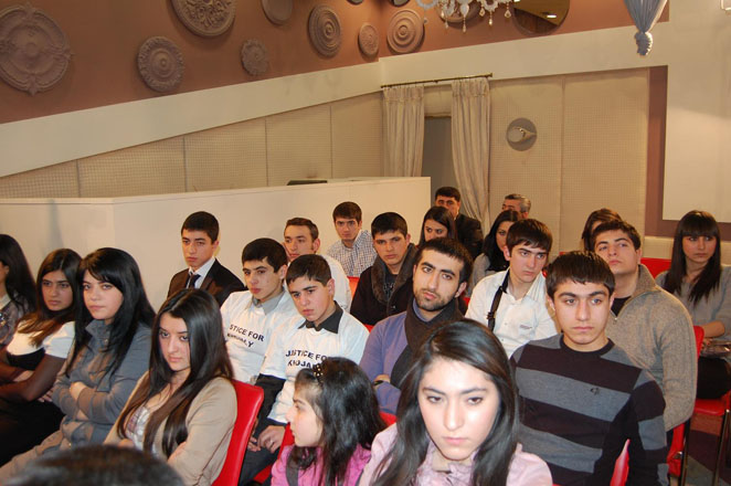 Ukraynanın Donetsk şəhərində Xocalı soyqırımına dair keçirilən tədbirdə Trend BİA-nın "Sözün bitdiyi zaman" sənədli filmi nümayiş etdirilib (FOTO,VİDEO)