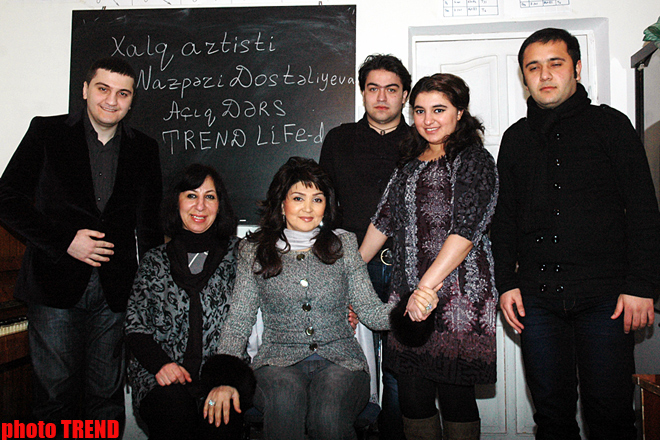 Müəllimə Nazpəri Dostəliyevadan ustad dərsi (FOTO)
