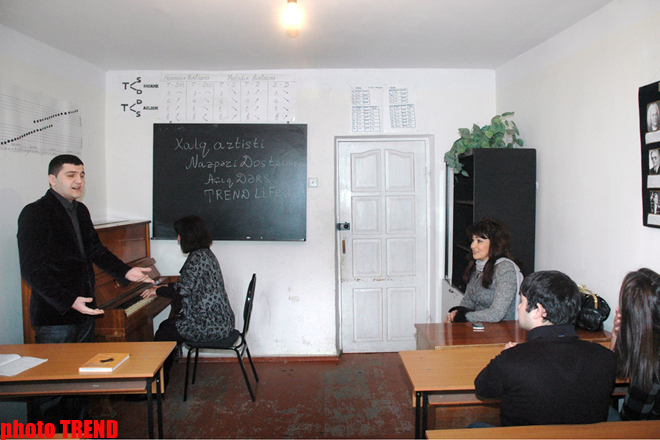Müəllimə Nazpəri Dostəliyevadan ustad dərsi (FOTO)