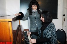 Müəllimə Nazpəri Dostəliyevadan ustad dərsi (FOTO)