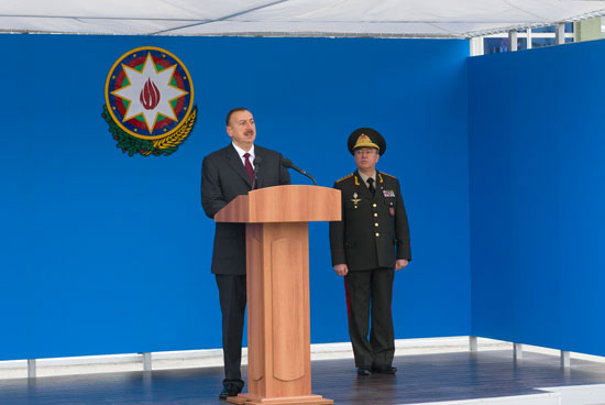 Azərbaycan Prezidenti Mülki Müdafiə Qoşunlarına döyüş bayrağının təqdim olunması mərasimində iştirak edib (FOTO)