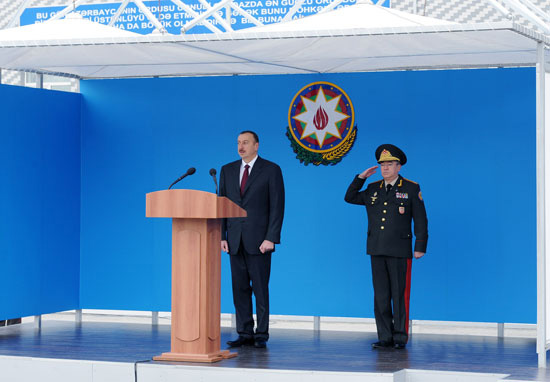 Azərbaycan Prezidenti Mülki Müdafiə Qoşunlarına döyüş bayrağının təqdim olunması mərasimində iştirak edib (FOTO)
