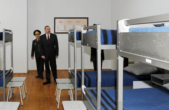 Azərbaycan Prezidenti Mülki Müdafiə Qoşunlarına döyüş bayrağının təqdim olunması mərasimində iştirak edib (FOTO)