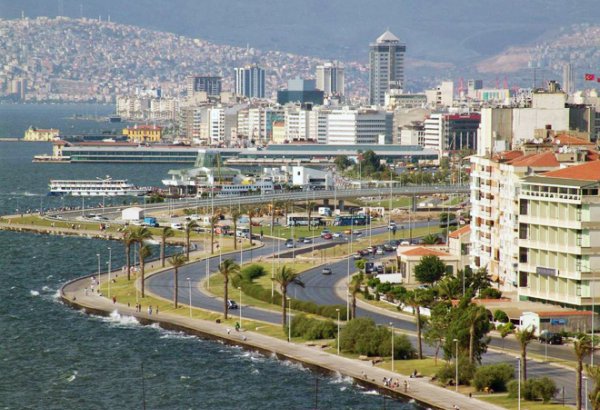 İzmirdə ümummilli lider Heydər Əliyevin büstü açılıb