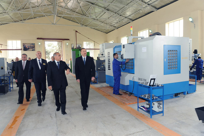 İlham Əliyev Müdafiə Sənayesi Nazirliyinin Bakı cihazqayırma zavodunun açılışında iştirak edib (ƏLAVƏ OLUNUB) (FOTO)