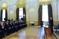 Azərbaycan Prezidentinin sədrliyi ilə Bakı şəhərinin və paytaxtətrafı qəsəbələrin sosial-iqtisadi inkişafına dair müşavirə keçirilib (FOTO)