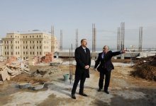 İlham Əliyev Bakının Səbail rayonundakı 6 nömrəli məktəbin yeni binasında tikinti işləri ilə tanış olub (FOTO)
