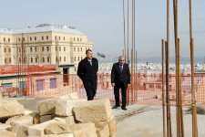 İlham Əliyev Bakının Səbail rayonundakı 6 nömrəli məktəbin yeni binasında tikinti işləri ilə tanış olub (FOTO)