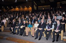 Mehriban Əliyeva: Muğam - heç bir sərhədlərə sığışmayan, azad, özü-özündən bəhrələnən bir sənətdir (FOTO)