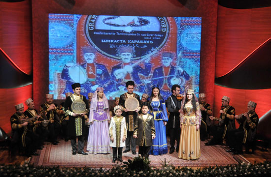 Mehriban Əliyeva: Muğam - heç bir sərhədlərə sığışmayan, azad, özü-özündən bəhrələnən bir sənətdir (FOTO)