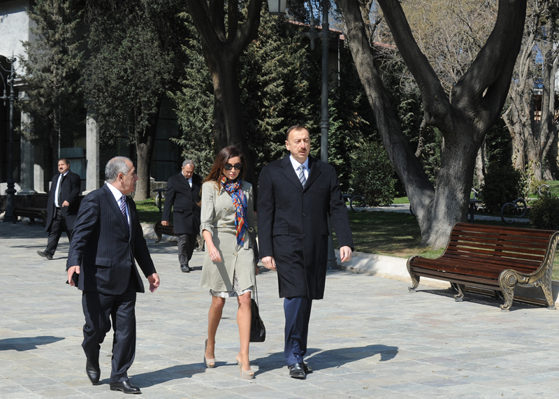 Azərbaycan Prezidenti İlham Əliyev və xanımı Mehriban Əliyeva Bakıda Zabitlər parkının açılış mərasimində iştirak ediblər (FOTO)