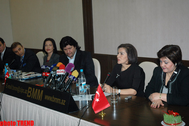 Tamaşaçılar səhnədə əsl türk oğlunu görəcəklər - müğənni Əhməd Şəfəq (FOTO)