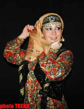 Rəqqasə Fatimə ikinci dəfə ana olacağından danışdı (FOTO)