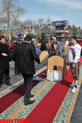 Novruz bayramı münasibətilə Bakıda ümumxalq şənliyi (FOTO)