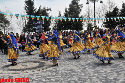 Novruz bayramı münasibətilə Bakıda ümumxalq şənliyi (FOTO)
