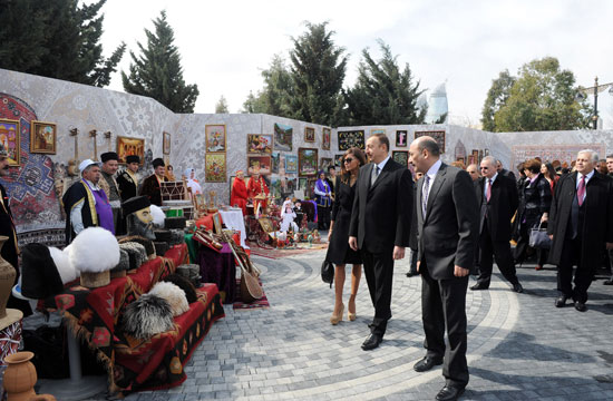Azərbaycan Prezidenti İlham Əliyev və xanımı Mehriban Əliyeva Novruz bayramı münasibətilə keçirilən ümumxalq şənliyində iştirak ediblər (FOTO)