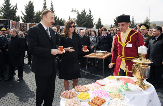 Azərbaycan Prezidenti İlham Əliyev və xanımı Mehriban Əliyeva Novruz bayramı münasibətilə keçirilən ümumxalq şənliyində iştirak ediblər (FOTO)