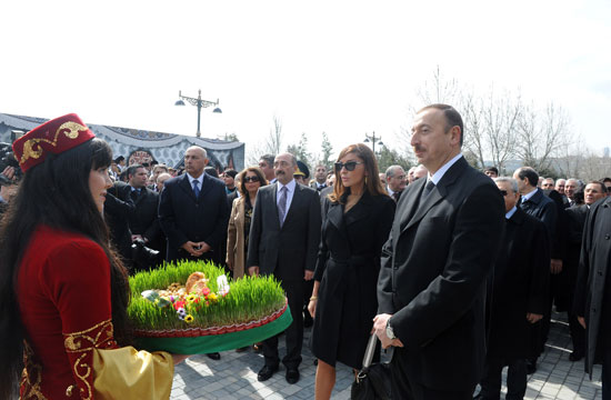 Azərbaycan Prezidenti İlham Əliyev və xanımı Mehriban Əliyeva Novruz bayramı münasibətilə keçirilən ümumxalq şənliyində iştirak ediblər (FOTO)