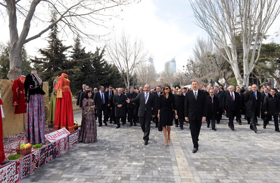 Azərbaycan Prezidenti İlham Əliyev və xanımı Mehriban Əliyeva Novruz bayramı münasibətilə keçirilən ümumxalq şənliyində iştirak ediblər (FOTO)