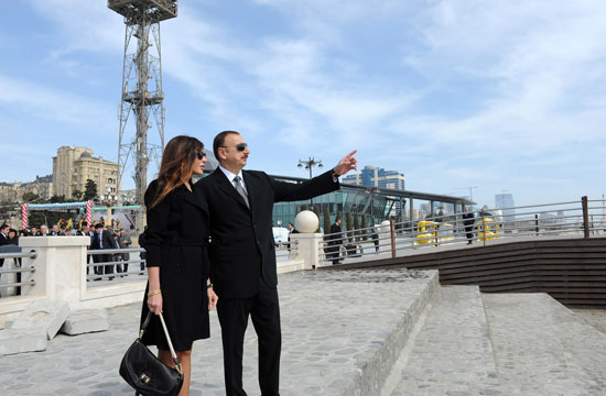 Azərbaycan Prezidenti İlham Əliyev və xanımı Mehriban Əliyeva Novruz bayramı münasibətilə keçirilən ümumxalq şənliyində iştirak ediblər (FOTO)