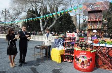 Azərbaycan Prezidenti İlham Əliyev və xanımı Mehriban Əliyeva Novruz bayramı münasibətilə keçirilən ümumxalq şənliyində iştirak ediblər (FOTO)