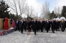 Azərbaycan Prezidenti İlham Əliyev və xanımı Mehriban Əliyeva Novruz bayramı münasibətilə keçirilən ümumxalq şənliyində iştirak ediblər (FOTO)