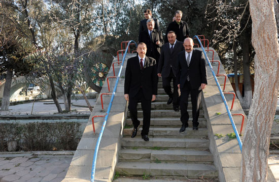 Azərbaycan Prezidenti Xalça Muzeyi üçün inşa edilən yeni binada tikinti işlərinin gedişi ilə tanış olub (FOTO)