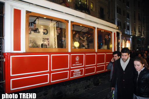 İstanbul macəraları: Tramvayla "Taksim"dən İstiqlala qədər rəngarəng gecə həyatı (II HİSSƏ-FOTO)