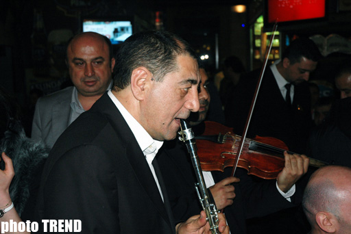 İstanbul macəraları: Tramvayla "Taksim"dən İstiqlala qədər rəngarəng gecə həyatı (II HİSSƏ-FOTO)