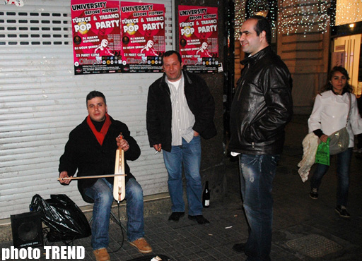 İstanbul macəraları: Tramvayla "Taksim"dən İstiqlala qədər rəngarəng gecə həyatı (II HİSSƏ-FOTO)