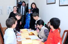 Heydər Əliyev Fondunun prezidenti Mehriban Əliyeva yenidən qurulmuş 2 nömrəli uşaq evi ilə tanış olub və yeni reabilitasiya mərkəzinin açılışında iştirak edib (FOTO)