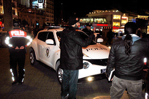 İstanbul macəraları: Tramvayla "Taksim"dən İstiqlala qədər rəngarəng gecə həyatı (II HİSSƏ-FOTO)