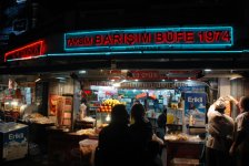 İstanbul macəraları: Tramvayla "Taksim"dən İstiqlala qədər rəngarəng gecə həyatı (II HİSSƏ-FOTO)