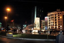 İstanbul macəraları: Tramvayla "Taksim"dən İstiqlala qədər rəngarəng gecə həyatı (II HİSSƏ-FOTO)