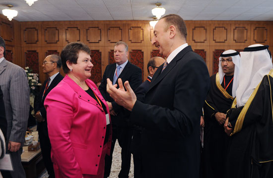 Azərbaycan Prezidenti Ümumdünya Mədəniyyətlərarası Dialoqa Forumunda iştirak edən xarici ölkələrin və beynəlxalq təşkilatların nümayəndələri ilə görüşüb (FOTO)