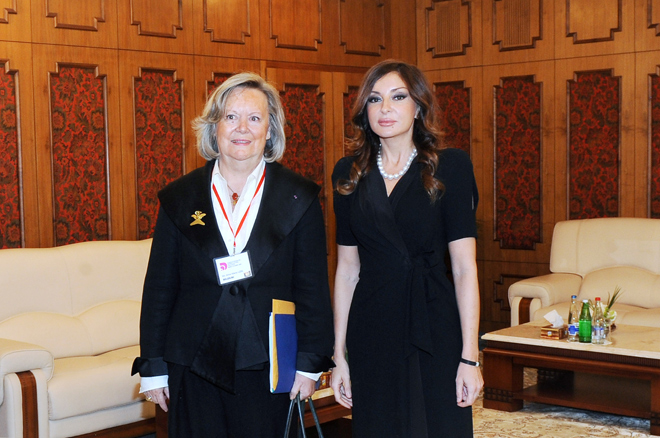 Azərbaycanın birinci xanımı Ümumdünya Mədəniyyətlərarası Dialoq Forumunda iştirak edən xarici ölkələrin və beynəlxalq təşkilatların yüksək səviyyəli nümayəndələri ilə görüşüb (ƏLAVƏ OLUNUB-3) (FOTO)