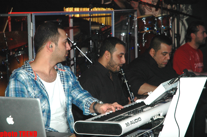 İstanbul macəraları: Qadağaları aşan Trend İstanbulun ən tanınmış gecə klubunda türk müğənnisi Hakan Altunun konsertindən yazır (IV hissə - FOTO)
