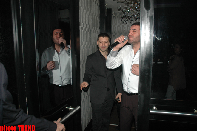 İstanbul macəraları: Qadağaları aşan Trend İstanbulun ən tanınmış gecə klubunda türk müğənnisi Hakan Altunun konsertindən yazır (IV hissə - FOTO)