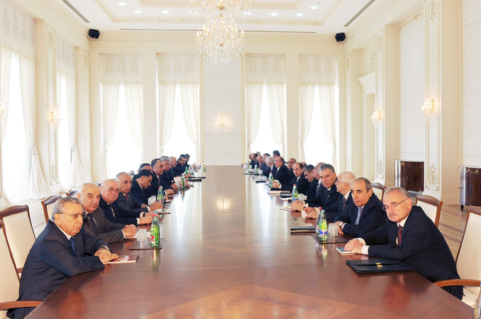 Azərbaycanda bütövlükdə iqtisadi sahədə bütün tapşırıqlar yerinə yetirilir - Prezident İlham Əliyev (ƏLAVƏ OLUNUB-2) (FOTO)