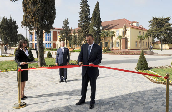 Prezident İlham Əliyev Astarada Heydər Əliyev Mərkəzinin açılışında iştirak edib (FOTO)