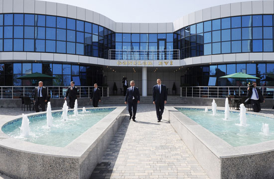 Prezident İlham Əliyev Astarada Gənclər Evinin açılışında iştirak edib (FOTO)