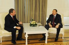 Azərbaycan Prezidenti İlham Əliyev Stratfor Özəl Elmi Korporasiyasının yaradıcısı, icraçı direktoru və baş analitiki George Fridmanı qəbul etmişdir (FOTO)